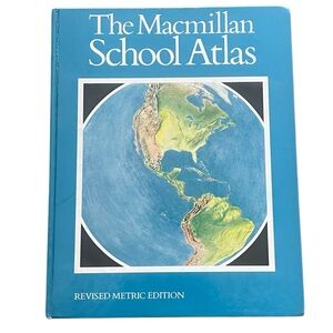 The Macmillan School Atlas Hardcover Gage Publishing Limited (1982)